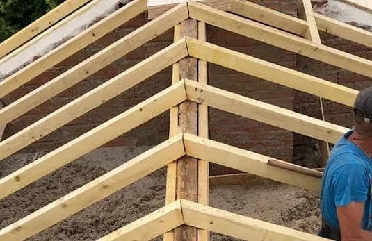 renovation-charpente-bois-isolation-toulouse-1 couvreur Toulouse, couvreur Blagnac, couvreur Balma, couvreur Ramonville, couvreur L'Union, énovation de toiture Toulouse, Nettoyage de toiture Toulouse, Isolation de toiture Toulouse, Fuite de toiture Toulouse, Étanchéité de toiture Toulouse, Réparation de faîtage Toulouse, Pose de tuile Toulouse, couvreur zingueur Toulouse, Pose de gouttière Toulouse, Planche de rive Toulouse, Pose de pied de cheminée Toulouse, Charpentier Toulouse, Pose Velux Toulouse