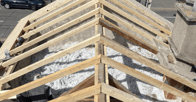 charpente-bois-isolation-toiture-laine-roche couvreur Toulouse, couvreur Blagnac, couvreur Balma, couvreur Ramonville, couvreur L'Union, énovation de toiture Toulouse, Nettoyage de toiture Toulouse, Isolation de toiture Toulouse, Fuite de toiture Toulouse, Étanchéité de toiture Toulouse, Réparation de faîtage Toulouse, Pose de tuile Toulouse, couvreur zingueur Toulouse, Pose de gouttière Toulouse, Planche de rive Toulouse, Pose de pied de cheminée Toulouse, Charpentier Toulouse, Pose Velux Toulouse