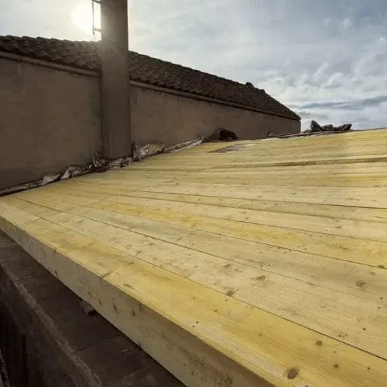 platelage-bois-toiture-l-union-768x553 couvreur Toulouse, couvreur Blagnac, couvreur Balma, couvreur Ramonville, couvreur L'Union, énovation de toiture Toulouse, Nettoyage de toiture Toulouse, Isolation de toiture Toulouse, Fuite de toiture Toulouse, Étanchéité de toiture Toulouse, Réparation de faîtage Toulouse, Pose de tuile Toulouse, couvreur zingueur Toulouse, Pose de gouttière Toulouse, Planche de rive Toulouse, Pose de pied de cheminée Toulouse, Charpentier Toulouse, Pose Velux Toulouse